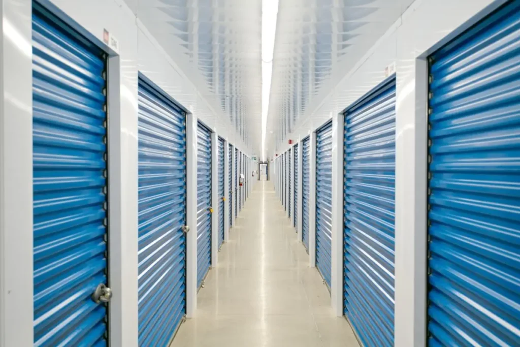Positioning Large Vehicles in RV Storage Units RV storage